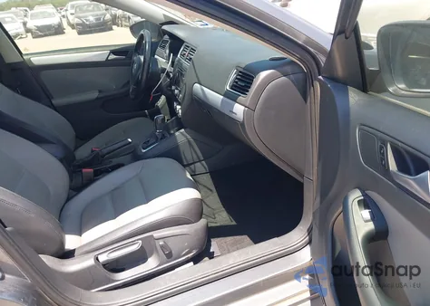 2013 Volkswagen Jetta Hybrid Sel Premium z USA, uszkodzony, nr VIN 3VW637AJ4DM264100